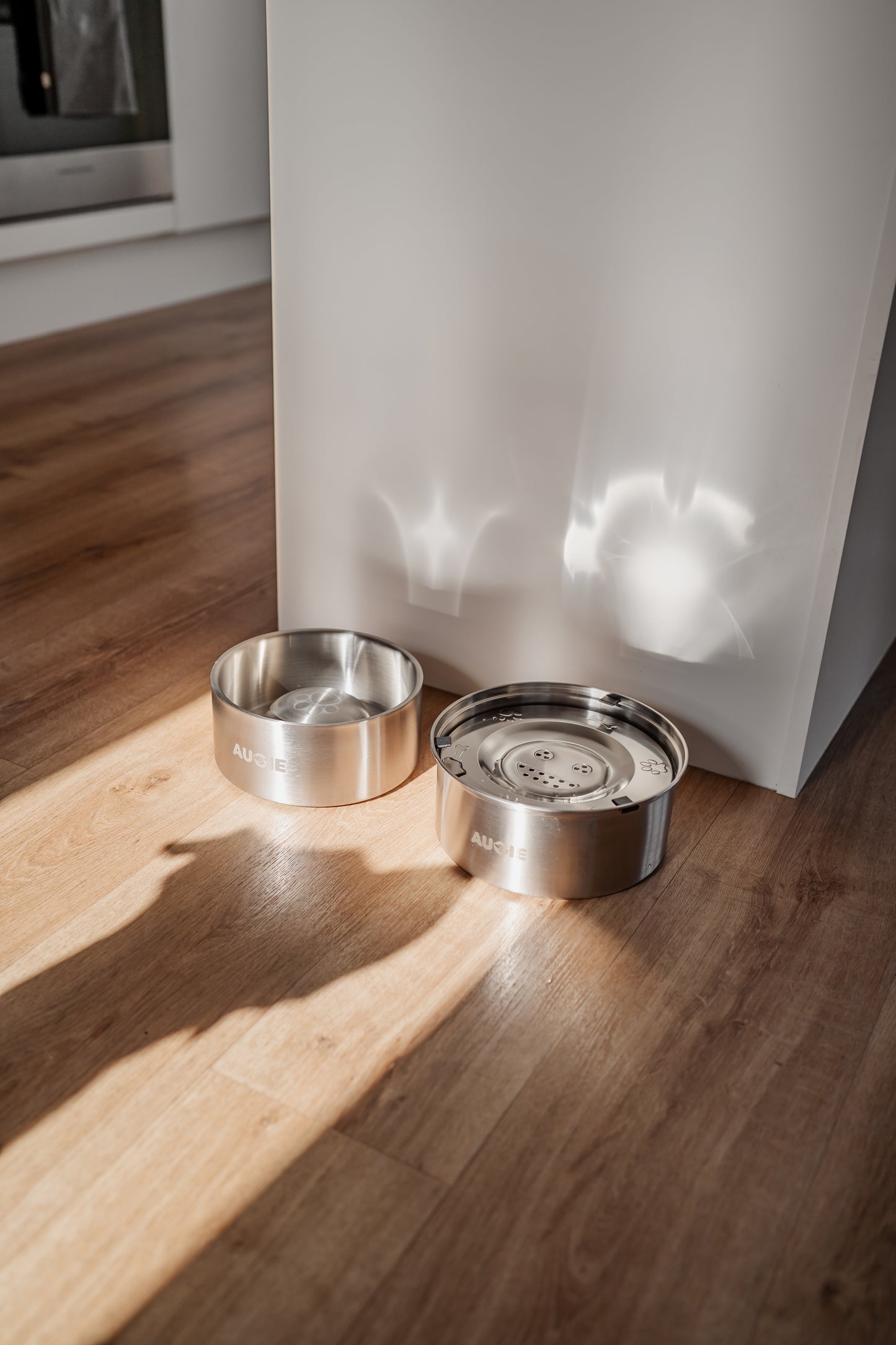 Stainless steel non-spilling water bowl