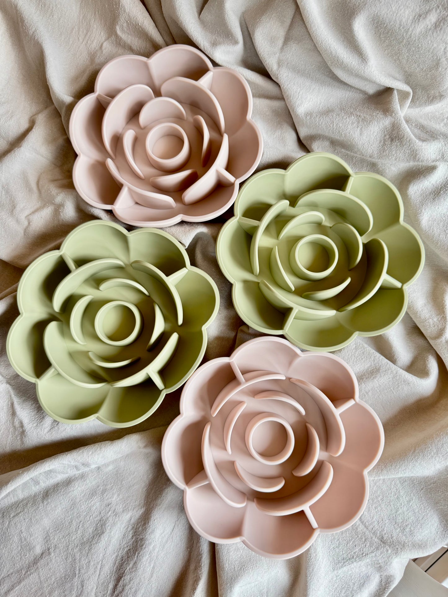 Flower Slow Feeder - Olive