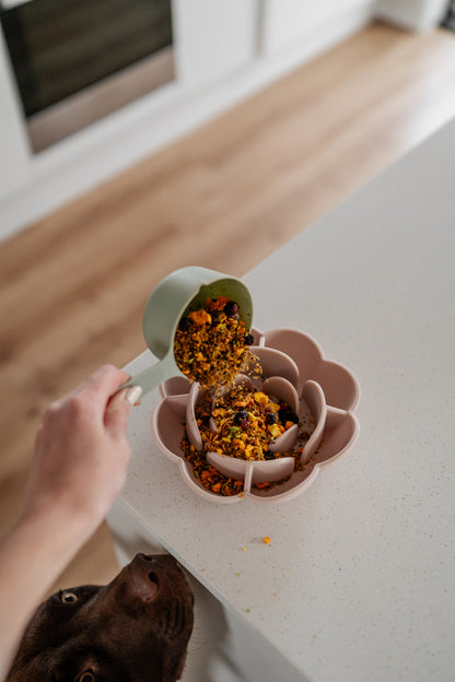 Flower Slow Feeder - Oatmeal